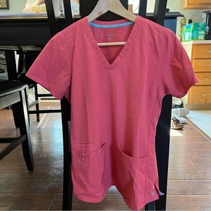 Med Couture | Serena Shirttail Hem V-Neck Scrub Top | S